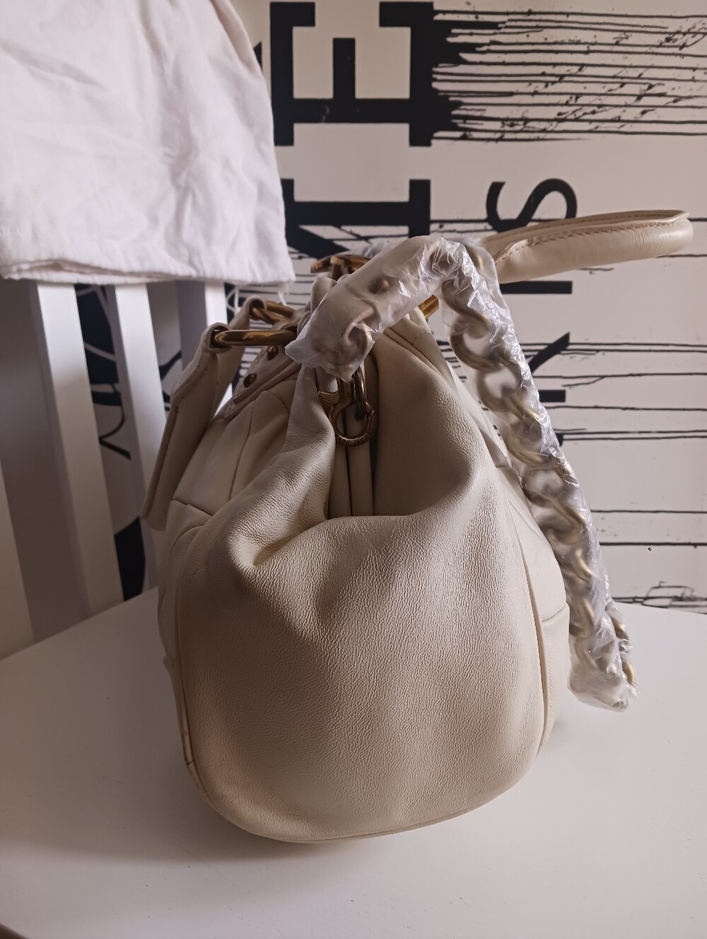 Marc Jacobs Stam Ivory Quilted Leather Satchel with Gold Hardware + Dust Bag - Picture 8 of 16